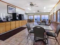 Days Inn & Suites by Wyndham St. Ignace Lakefront Hotels in Mackinac County