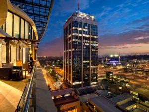 Davinci Hotel on Nelson Mandela Square