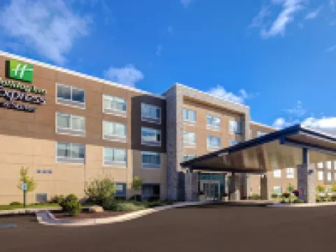 Holiday Inn Express & Suites DETROIT - DEARBORN by IHG Hotels in Dearborn