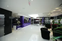 Holiday & Business Hotel - Em Frente ao Centro de Eventos e Arena Conda Hotel a Chapecó