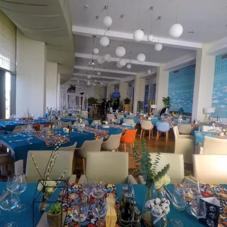 Hotel on Plonge Junior