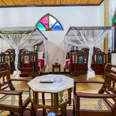 Tembo House Hotel
