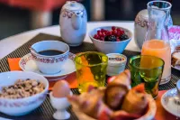 Hotel Spa & Restaurant Cantemerle - breakfast