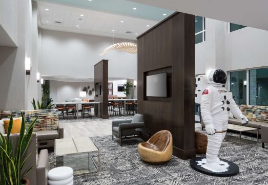 Hampton Inn & Suites Cape Canaveral Cruise Port