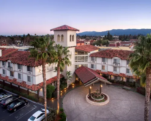 DoubleTree by Hilton Campbell - Pruneyard Plaza Hotels in Campbell