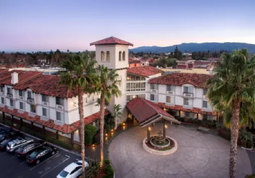 DoubleTree by Hilton Campbell - Pruneyard Plaza Hotels in Campbell