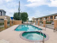 Econo Lodge Inn & Suites West – Energy Corridor Hotels near Energy Corridor