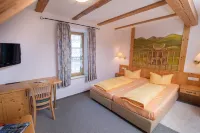 Gaststätte-Gutshof Peter Unbehauen Hotels in Dombühl