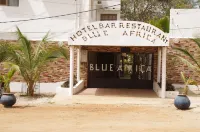 Blue Africa Hotels near KHAR « j’aime mon pays », balade en barque