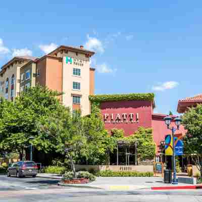 Hyatt House Santa Clara Hotel Exterior