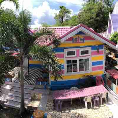 บัวชมพู วิว รีสอร์ท ไทกุง เกาะสีชัง Hotel Exterior