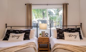 Scottsdale Dreyfus 5 Bedroom Home by RedAwning