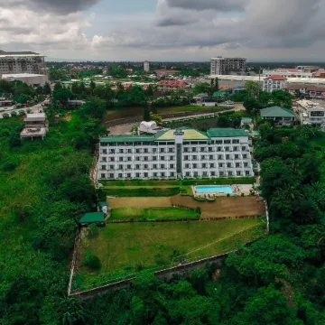 Real Family Hotel Tagaytay (formerly Days Hotel Tagaytay)