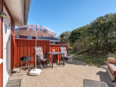 "Amie" - 800m from the Sea