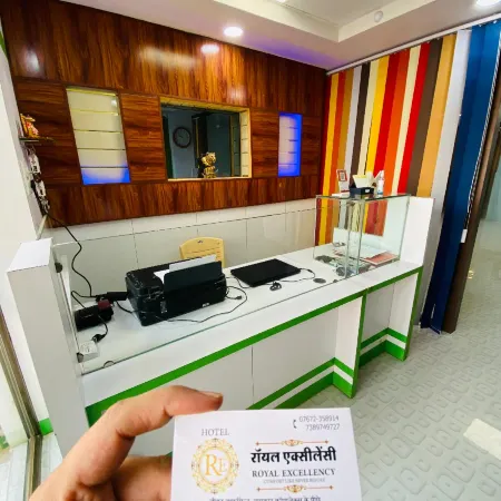 Royal Excellency Inn Отели рядом с достопримечательностью «Железнодорожная станция Сатна»