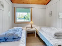 "Alida" - 1.1km from the Sea