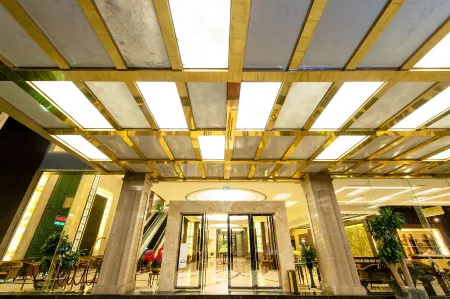 Muong Thanh Luxury Song Lam Hotel Отели рядом с достопримечательностью «Phong Phan Pagoda»