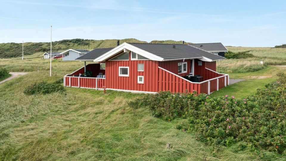 "Lien" - 160m from the Sea