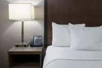 La Quinta Inn & Suites by Wyndham Fairbanks Airport Hotels in College