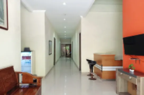 TwoSpaces Living at Toedjoeh Enam Homestay Syariah Hotels in Gayungan