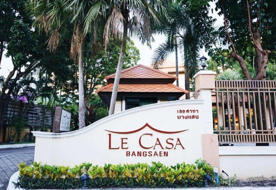 Le Casa Bang Saen Hotel Over view