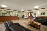 Super 8 by Wyndham Slave Lake AB Hotel di Slave Lake