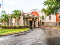 Quality Suites Fort Myers Airport I-75 Hotels near Southwest Florida International Airport