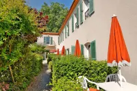 Best Western LOrangerie Hotel dekat Carré d'Art