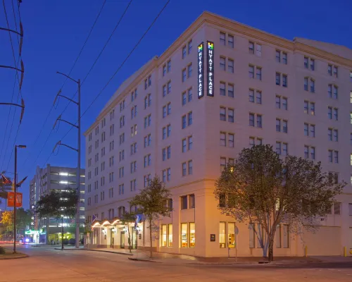 Hyatt Place New Orleans Convention Center Hotels near Coliseum Square