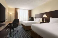 Travelodge by Wyndham Hotel & Convention Centre Quebec City