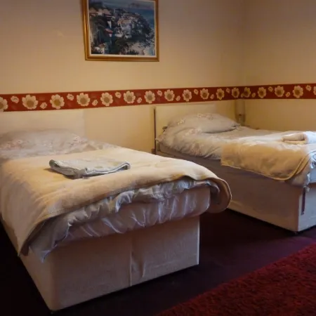 Aberdeen Arms Hotel Tarland