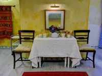 Independent Apartment n 4  in an Old Mansion Located by the Mouth of Douro River Hotels in Foz do Douro