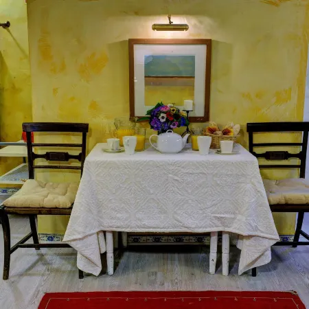 Independent Apartment n 4  in an Old Mansion Located by the Mouth of Douro River