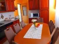 Spacious and Sunny Apartment, Island Rab 캄포르 호텔