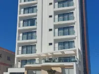 Crown Salamis Suites โรงแรมในฟามากุสตา