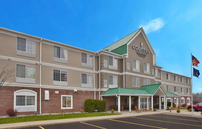 Country Inn & Suites by Radisson, Big Rapids, MI