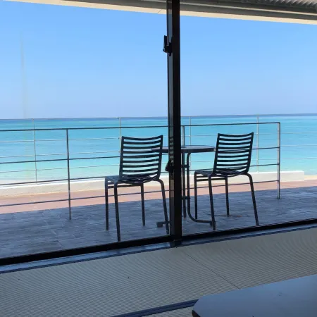 Hotel & Restaurant on the Beach Lue