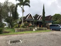 Villa Kota Bunga Protea Hotels in Pacet