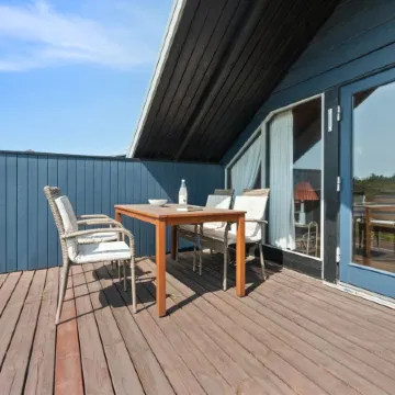 "Henri" - 500m from the Sea