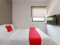 RedDoorz Syariah Near Rumah Sakit Medika Dramaga Hotels in Dramaga