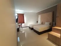 Octo Hotel Cirebon - parkir