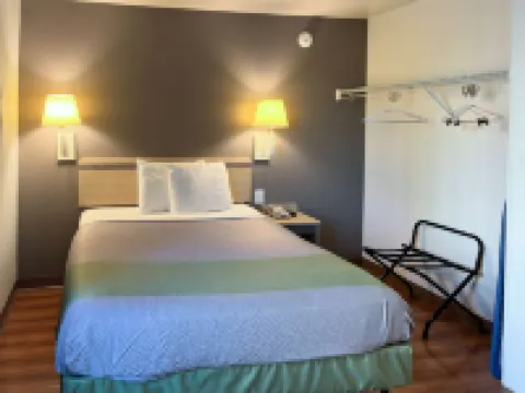 Studio 6 Belmont, CA  San Francisco - Redwood Hotels in Belmont