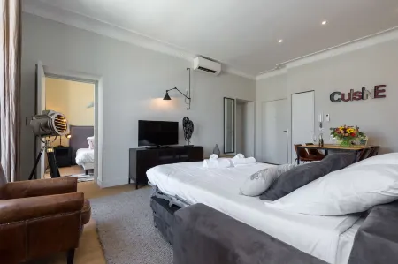 Florella Jean Jaures Apartment