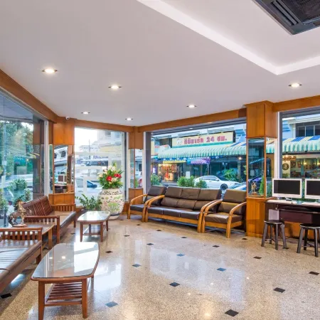 Green House Hotel Отели рядом с достопримечательностью «Перекресток с кроманьонцем»