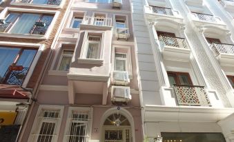 Taksim 9 Suites