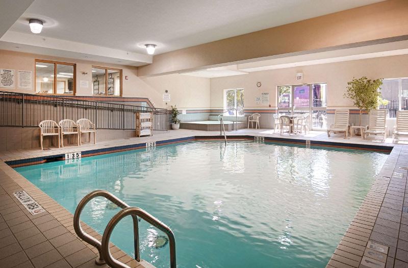 Best Western Plus Burlington Inn Suites photo 4