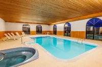 Super 8 by Wyndham Port Elgin - Pools