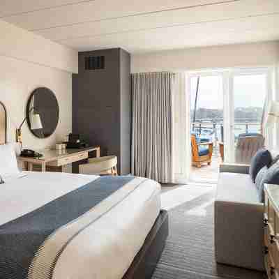 Newport Harbor Island Resort Rooms