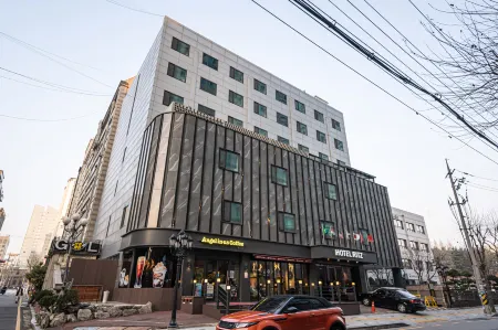 Hotel La Vue Foret Отели рядом с достопримечательностью «Пхальтальмун»