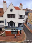 Pinnacle Suites Hotel